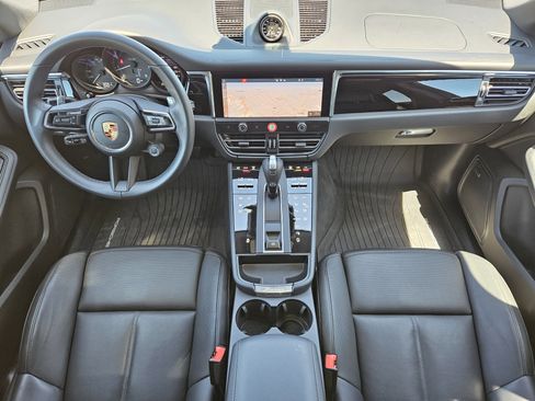 Certified 2026 Porsche Macan AWD/4WD image 24
