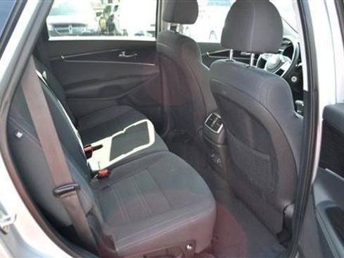 Used 2020 Kia Sorento LX AWD/4WD image 22