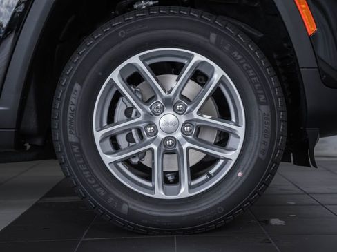 New 2025 Jeep Grand Cherokee Laredo X image 16