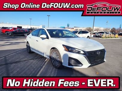 Used 2023 Nissan Altima 2.5 SV
