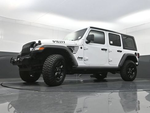 Used 2022 Jeep Wrangler Unlimited Sport AWD/4WD image 23