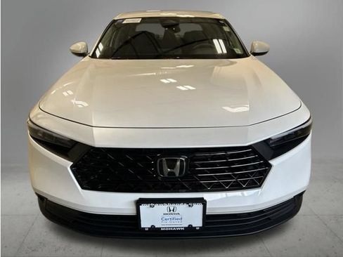 Certified 2025 Honda Accord LX image 10