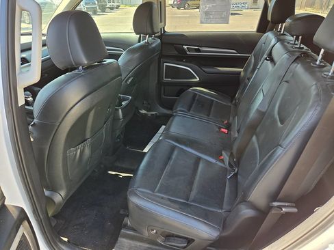 Used 2020 Kia Telluride LX FWD image 12