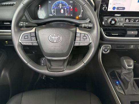 Certified 2025 Toyota Grand Highlander AWD image 18