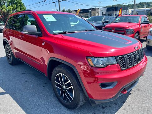 Used 2018 Jeep Grand Cherokee Trailhawk image 3