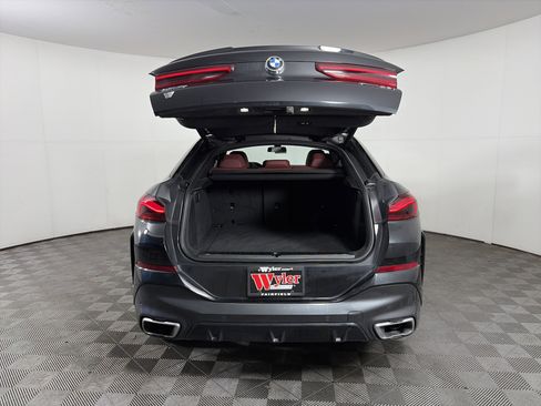 Used 2021 BMW X6 xDrive40i w/ M Sport Package image 18
