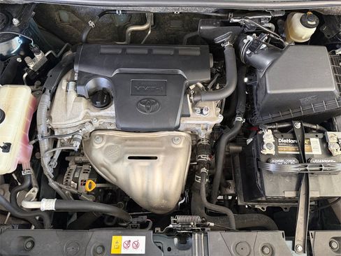 Used 2018 Toyota RAV4 XLE image 9