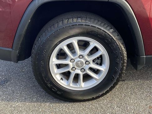 Used 2020 Jeep Grand Cherokee Laredo image 8