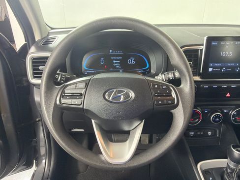 Used 2026 Hyundai Venue SE FWD image 13