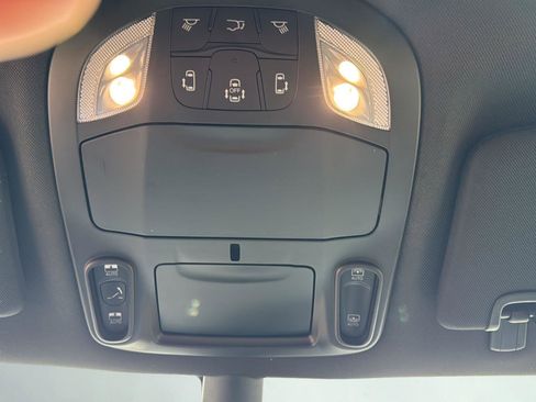 New 2026 Chrysler Pacifica Limited w/ Uconnect Theater Family Group image 21