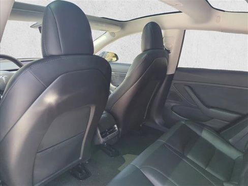 Used 2019 Tesla Model 3 Standard Range Plus RWD image 16