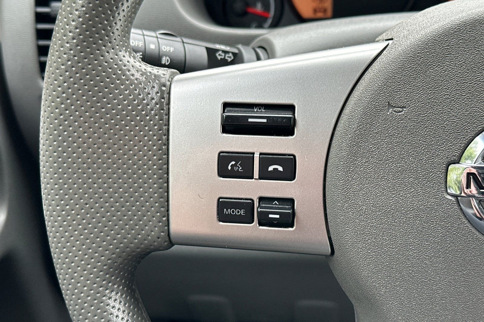 Used 2020 Nissan Frontier SV AWD/4WD image 25