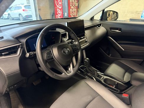 Certified 2023 Toyota Corolla Cross XLE FWD image 34