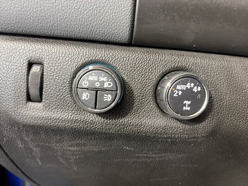 Used 2019 Chevrolet Colorado Z71 AWD/4WD image 35
