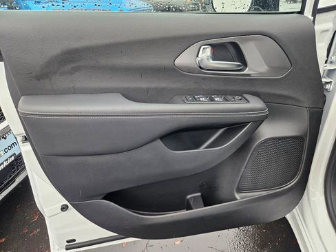 New 2026 Chrysler Voyager LX image 10