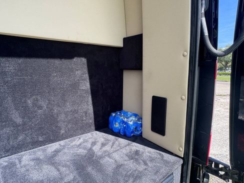 Used 2023 Mercedes-Benz Sprinter 3500 image 82