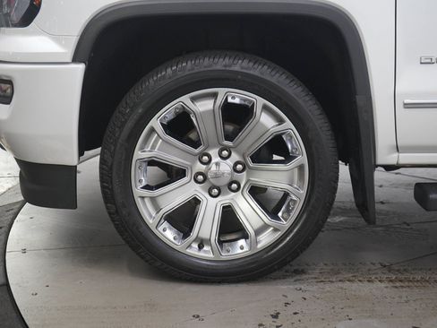 Used 2018 GMC Sierra 1500 Denali w/ Denali Ultimate Package AWD/4WD image 27