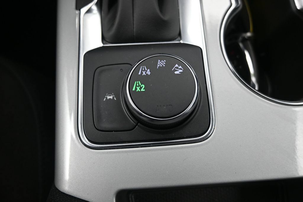 Used 2025 Chevrolet Blazer LT AWD/4WD image 22