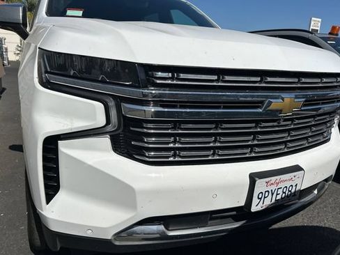 Used 2024 Chevrolet Suburban Premier w/ Advanced Technology Package AWD/4WD image 3
