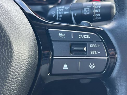 Used 2025 Honda Pilot EX-L image 10