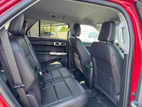 Used 2023 Ford Explorer XLT w/ Equipment Group 202A image 10