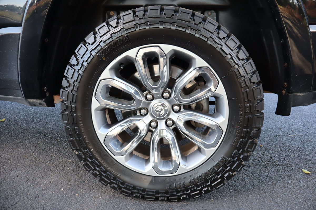 Used 2019 RAM 1500 Laramie w/ Sport Appearance Package AWD/4WD image 41