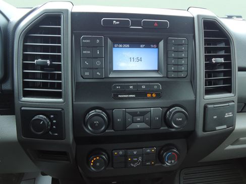 Used 2020 Ford F250 XL w/ Snow Plow Prep Package AWD/4WD image 16