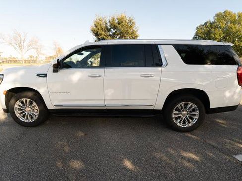 Used 2023 GMC Yukon XL SLT image 6