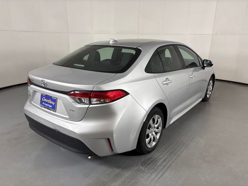 Used 2025 Toyota Corolla LE FWD image 8
