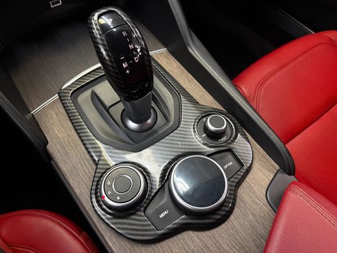 Used 2018 Alfa Romeo Giulia Ti RWD image 19