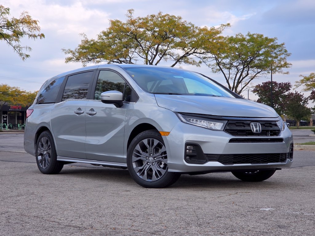 New 2027 Honda Odyssey Touring image 2