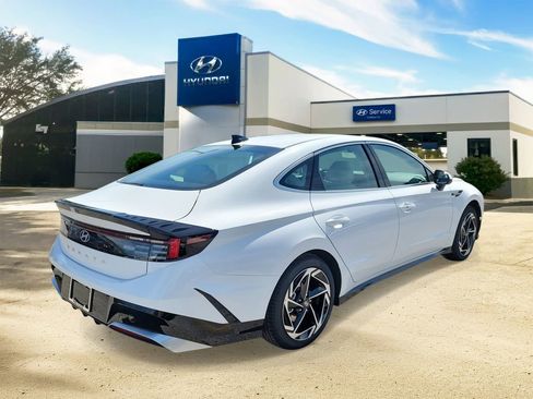 New 2026 Hyundai Sonata SEL FWD image 4