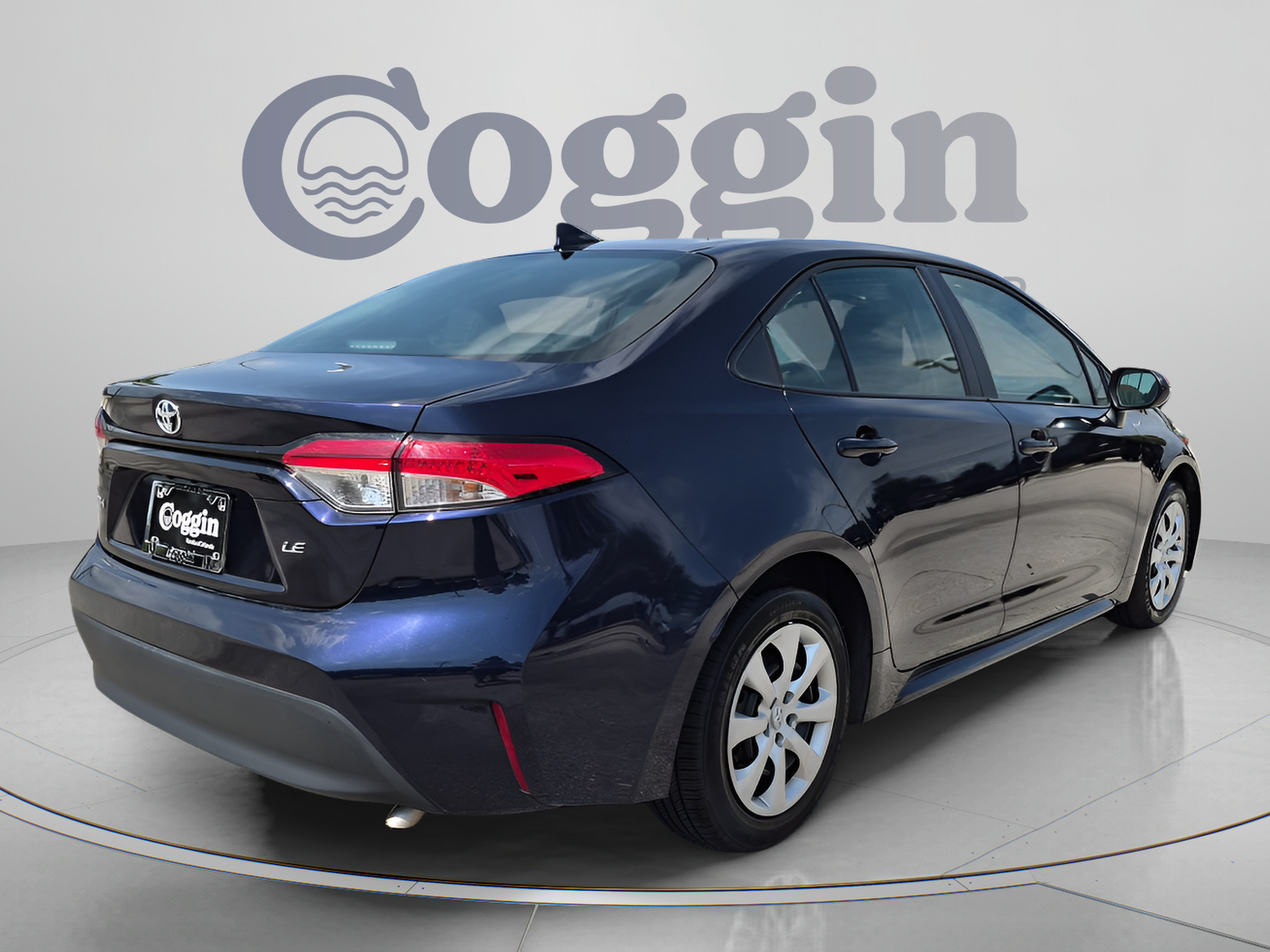 Used 2025 Toyota Corolla LE FWD image 6