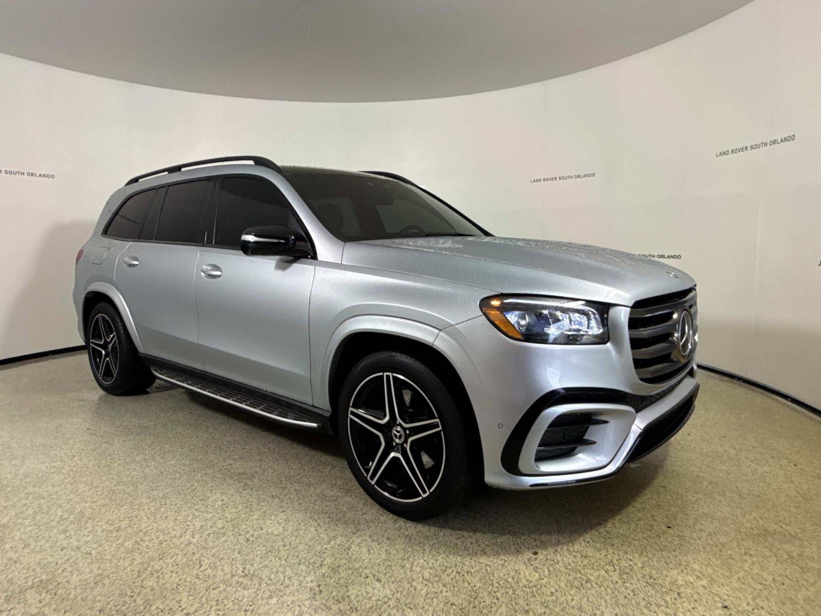 Used 2024 Mercedes-Benz GLS 450 4MATIC image 7