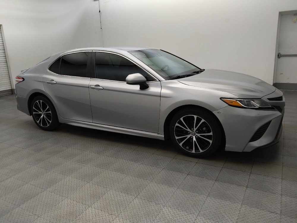 Used 2020 Toyota Camry SE w/ Carpet Mat Package FWD image 11