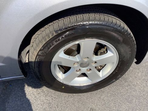 Used 2013 Dodge Grand Caravan SXT FWD image 16
