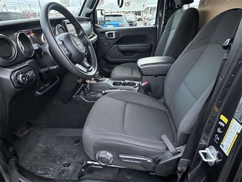 Used 2022 Jeep Wrangler Unlimited Sport image 17