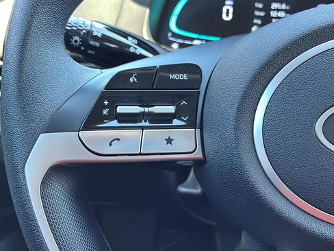 Certified 2025 Hyundai Elantra SE image 25