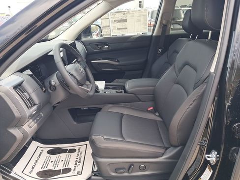 New 2026 Nissan Pathfinder SL w/ Lighting Package AWD/4WD image 10
