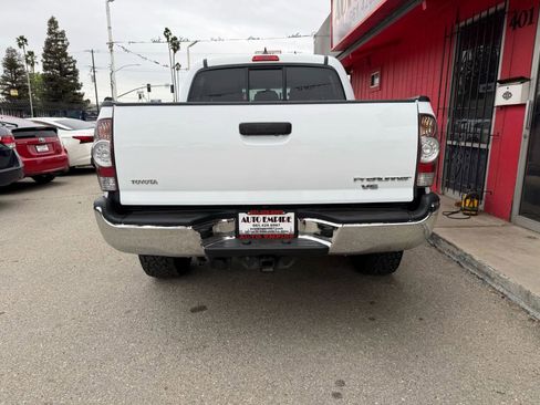 Used 2014 Toyota Tacoma PreRunner w/ Limited Package image 7