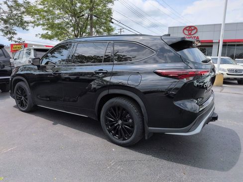 Certified 2024 Toyota Highlander XSE AWD/4WD image 3