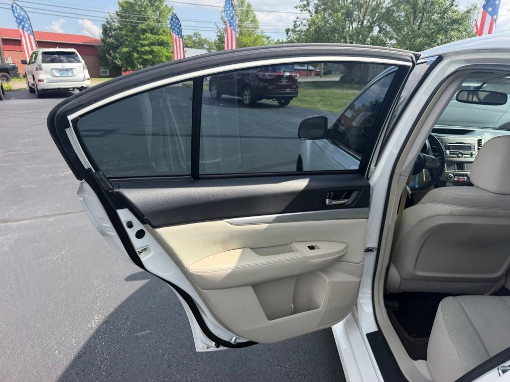 Used 2011 Subaru Legacy 2.5i Premium AWD/4WD image 20