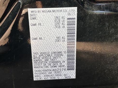 Used 2025 Nissan Altima 2.5 SV FWD image 29