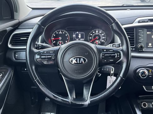 Used 2017 Kia Sorento FWD w/ LX Convenience Package image 18