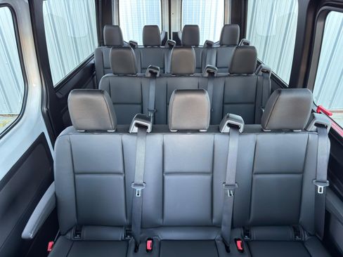 Used 2023 Mercedes-Benz Sprinter 2500 w/ Acoustic Package image 32