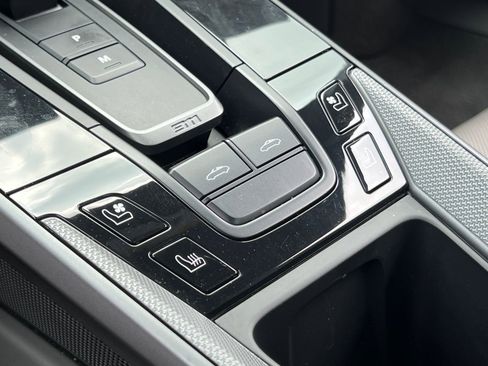 Certified 2021 Porsche 911 Targa 4S w/ Premium Package image 28