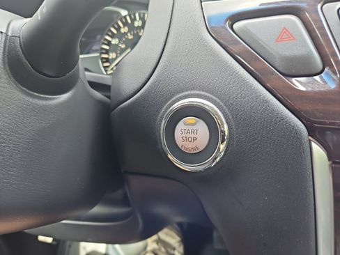 Used 2016 Nissan Pathfinder Platinum FWD image 22