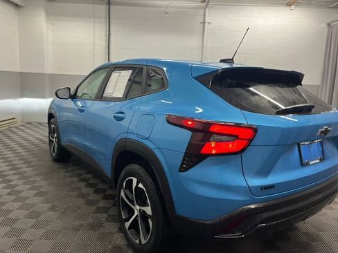 Used 2025 Chevrolet Trax RS w/ Driver Confidence Package image 6