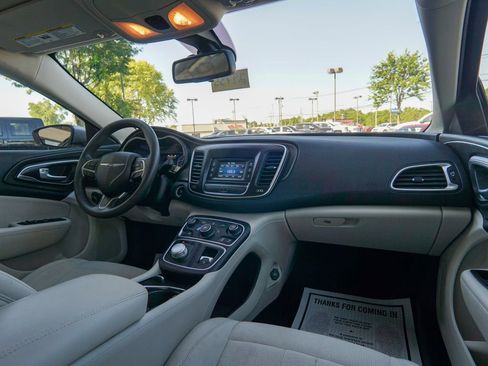 Used 2016 Chrysler 200 Limited FWD image 14