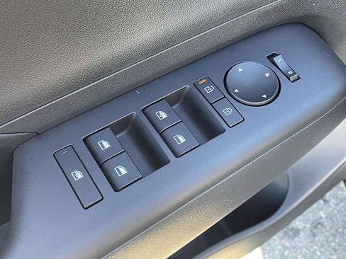 New 2026 Hyundai Kona SE image 14